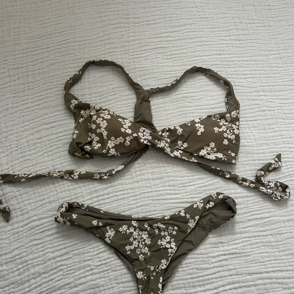 Kikirio racerback bikini set